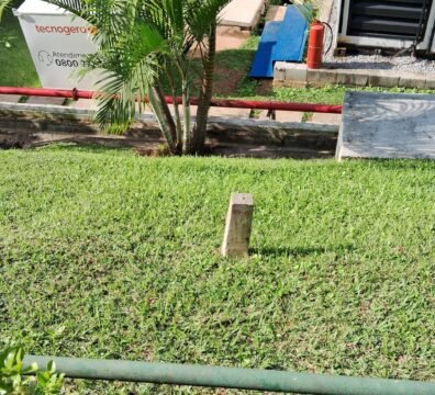 Realizacao do ensaio de adensamento edometrico em laboratório